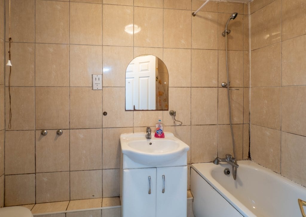 Kendrick Court, Peckham - Flat for Sale - Bathroom