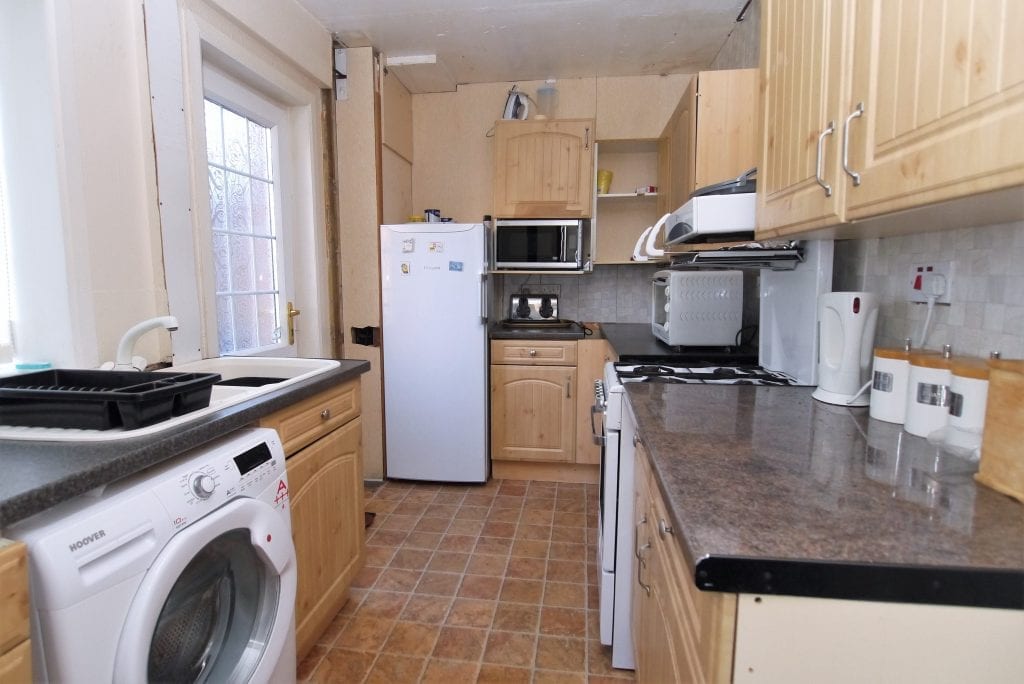 Attlee Avenue, Doncaster - Good-Sized Kitchen