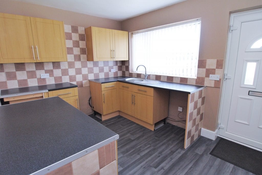 Strauss Crescent, Maltby, Rotherham - Fully-Fitted Kitchen