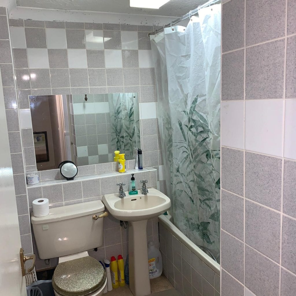 Dewsgreen, Basildon - Upstairs Bathroom