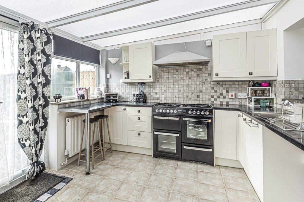 Modern Kitchen - Barnett Road, Middleton Cheney