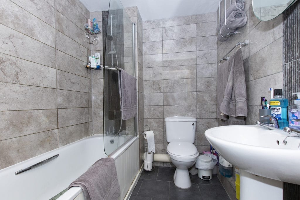 Saddlery Way - Bathroom