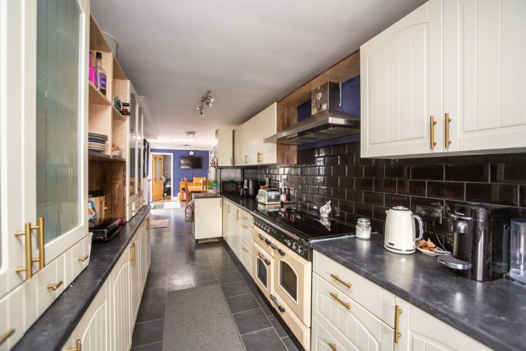 Collard Road - Kitchen