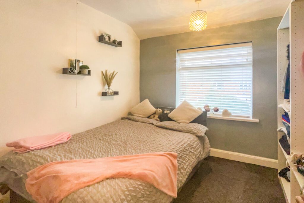 30 Longfield Road - Bedroom 1