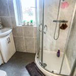 30 Longfield Road - Bathroom