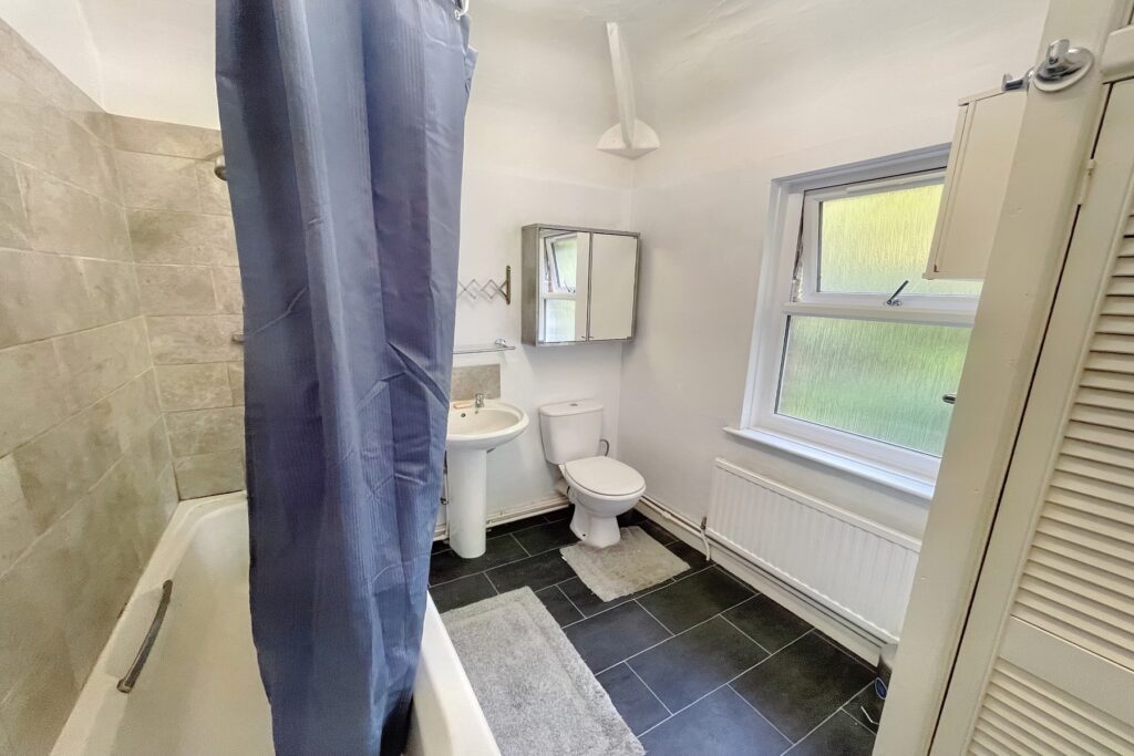 22 Upland Road - Bathroom