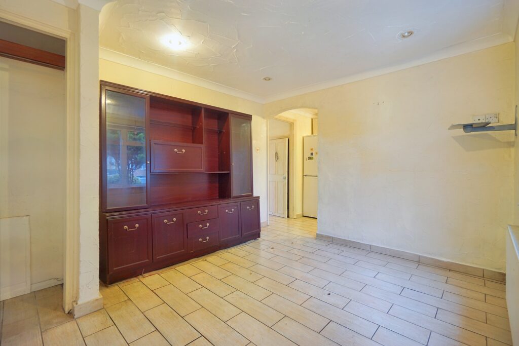 5 Quantock Close - Living Room