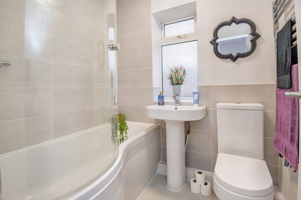 Manor Road - Bathroom