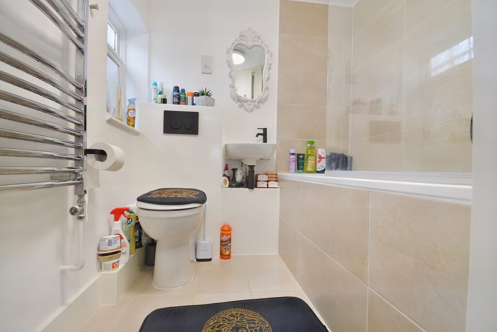 Denzil Road - Bathroom