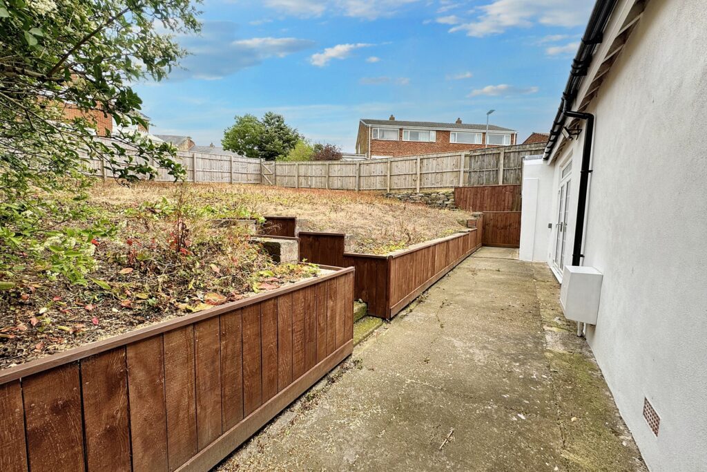 Glenhurst, Flint Hill Bank - Overview of Garden