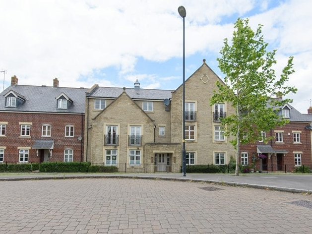 Sold Very Fast on the Open Market - Property Solvers 28-Day Estate Agency