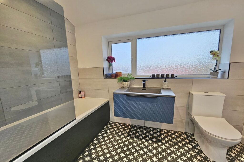 Lindsay Drive- Overview of Modern Bathroom