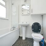 Claxton Terrace - Bathroom