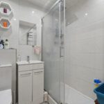 Hanworth Road - Bathroom